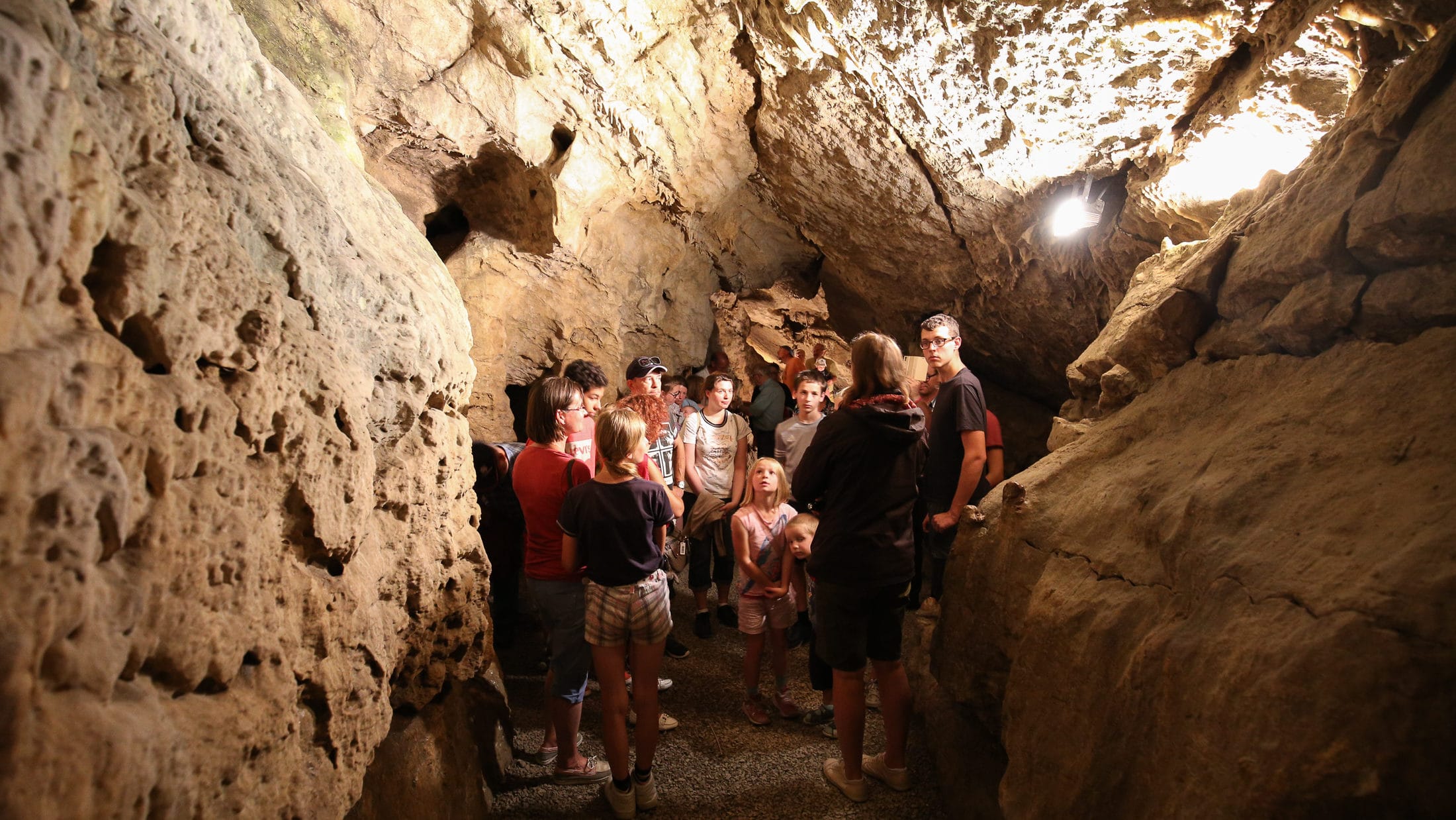 Les Grottes de Neptune cachent un lac encore inexploré